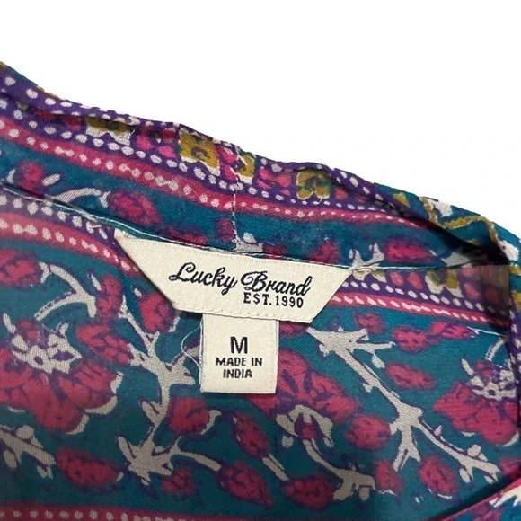 Lucky Brand V neck, Tie front, Pullover Blouse. Sheer. Medium. - Picture 4 of 6